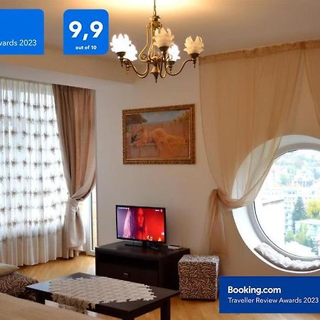 Sunny Apartment In The City Center Truskavets Bagian luar foto