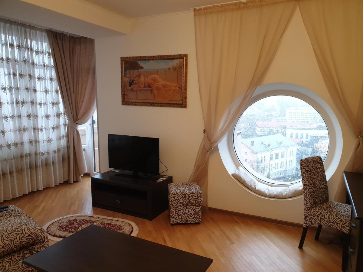 Sunny Apartment In The City Center Truskavets Bagian luar foto