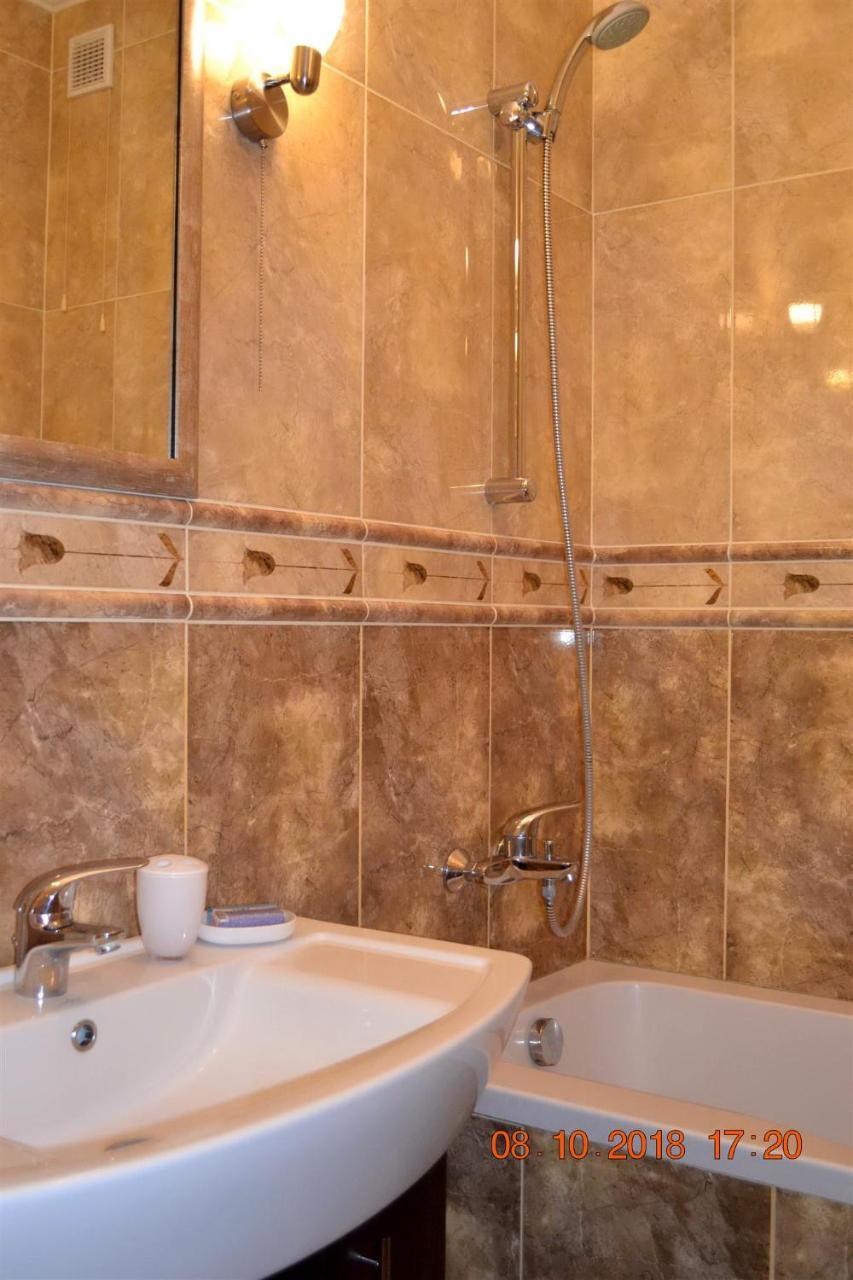 Sunny Apartment In The City Center Truskavets Bagian luar foto